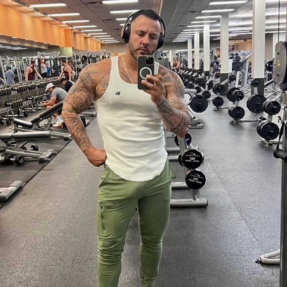 Meet your Posher, Luis - Picture 6 of 6